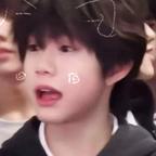 ^爱哼哼一点^0^头像